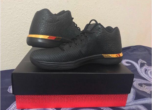 Jordan 31 low triple black Clearance