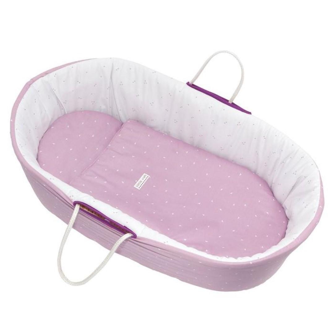 Baby too big for moses basket too small for cot clearance