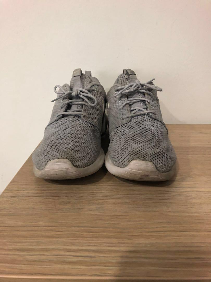 Nike roshe light grey discount