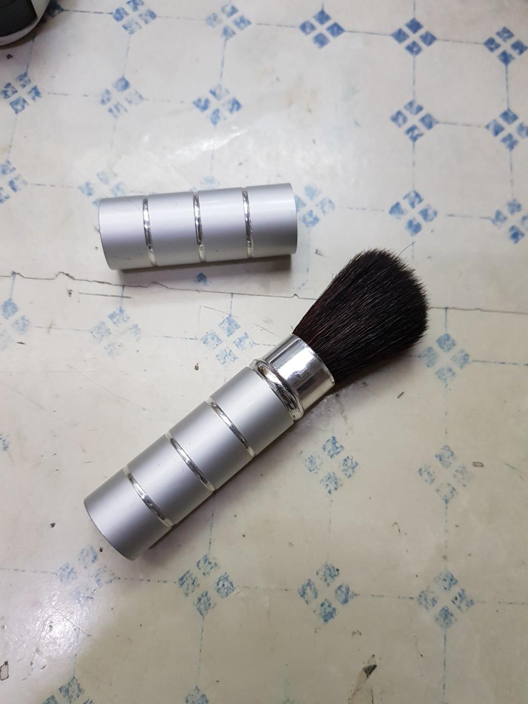 Pocket Make Up Brush (Blush) with Cover (Category: Makeup) located in Pasig City. Submitted by clothesandthings_ (Listing ID 216823653, Image 1). Description: .
