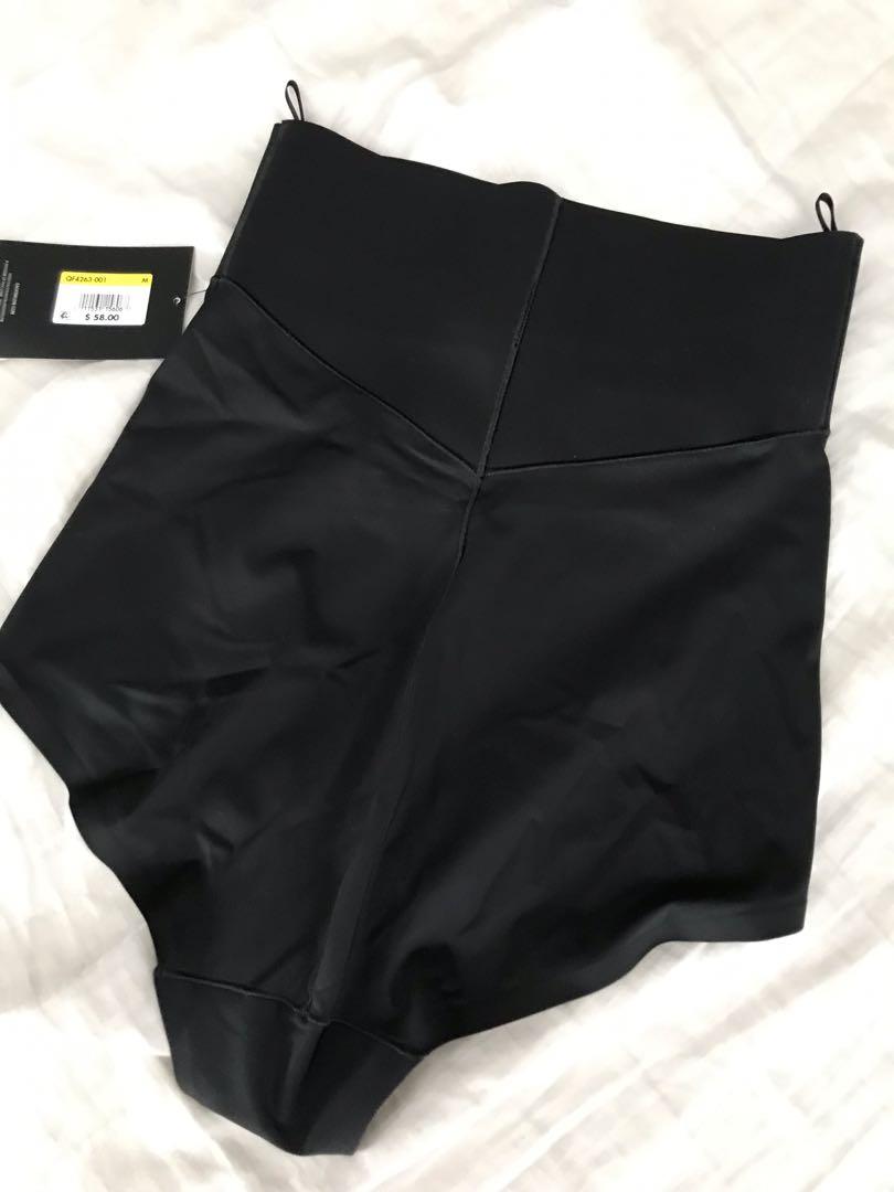 Size M Calvin Klein Sculpted Shapewear Brief Panty Underwear