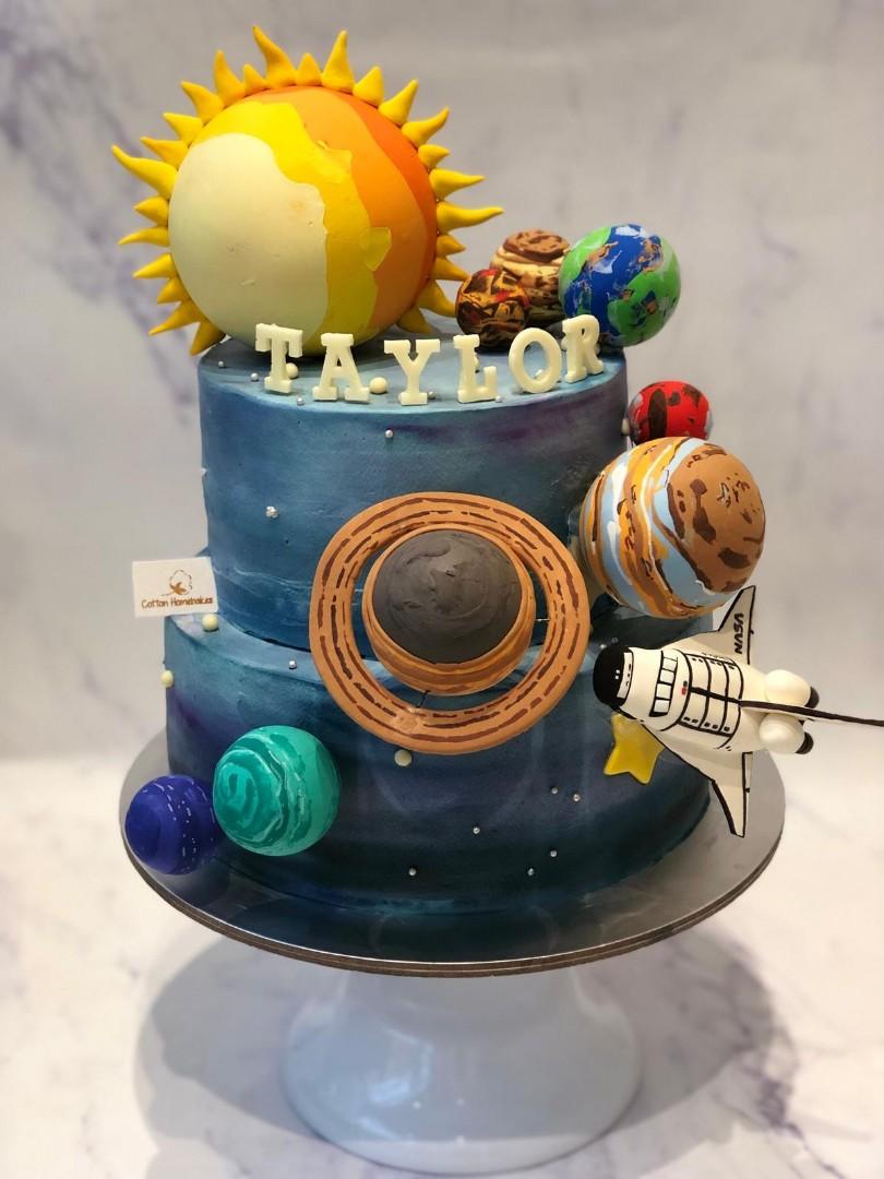 Solar system cake toppers made of air dry clay, Design & Craft