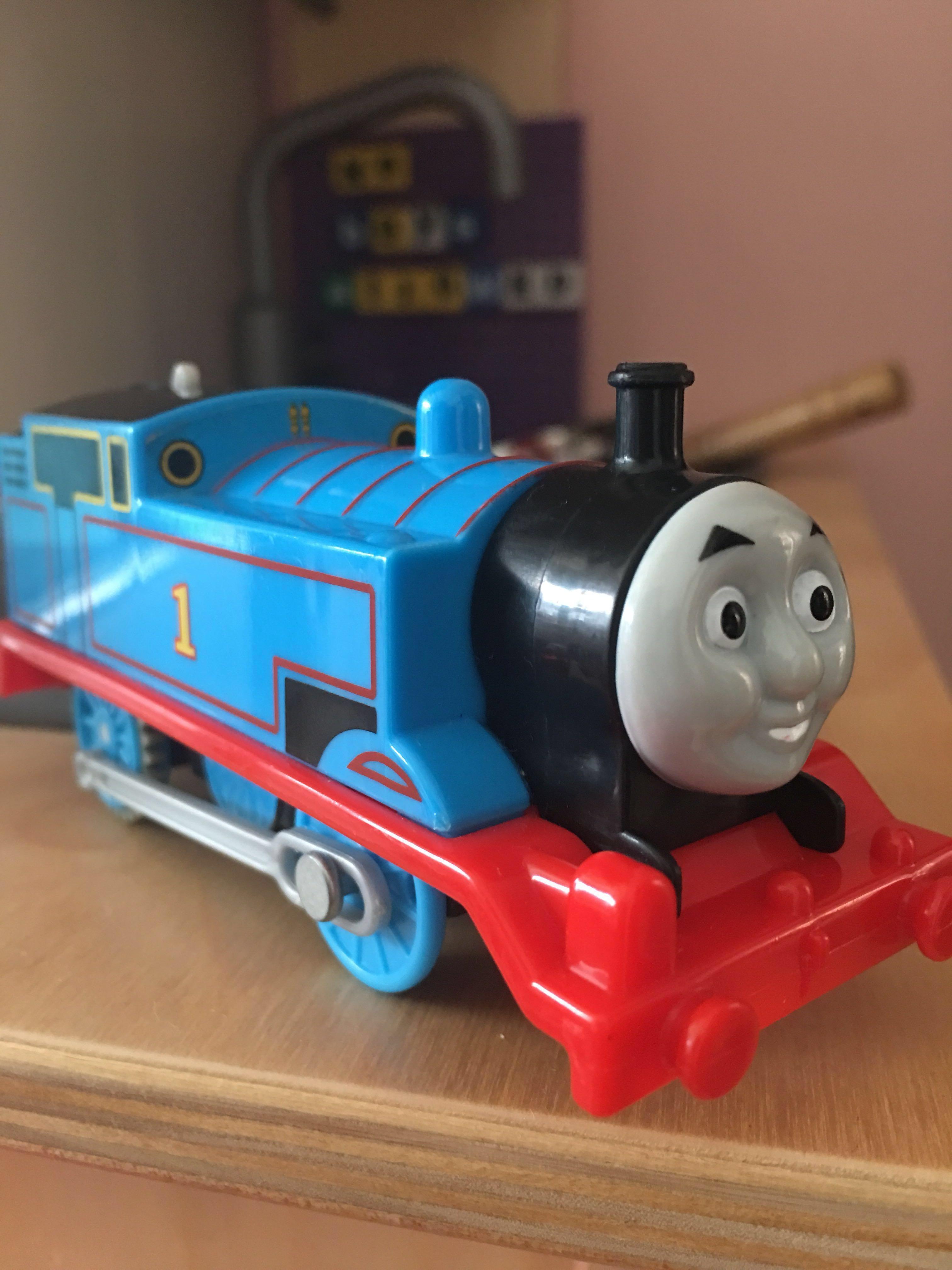 Thomas the train motorisedbatteries jncluded & other characters, Toys