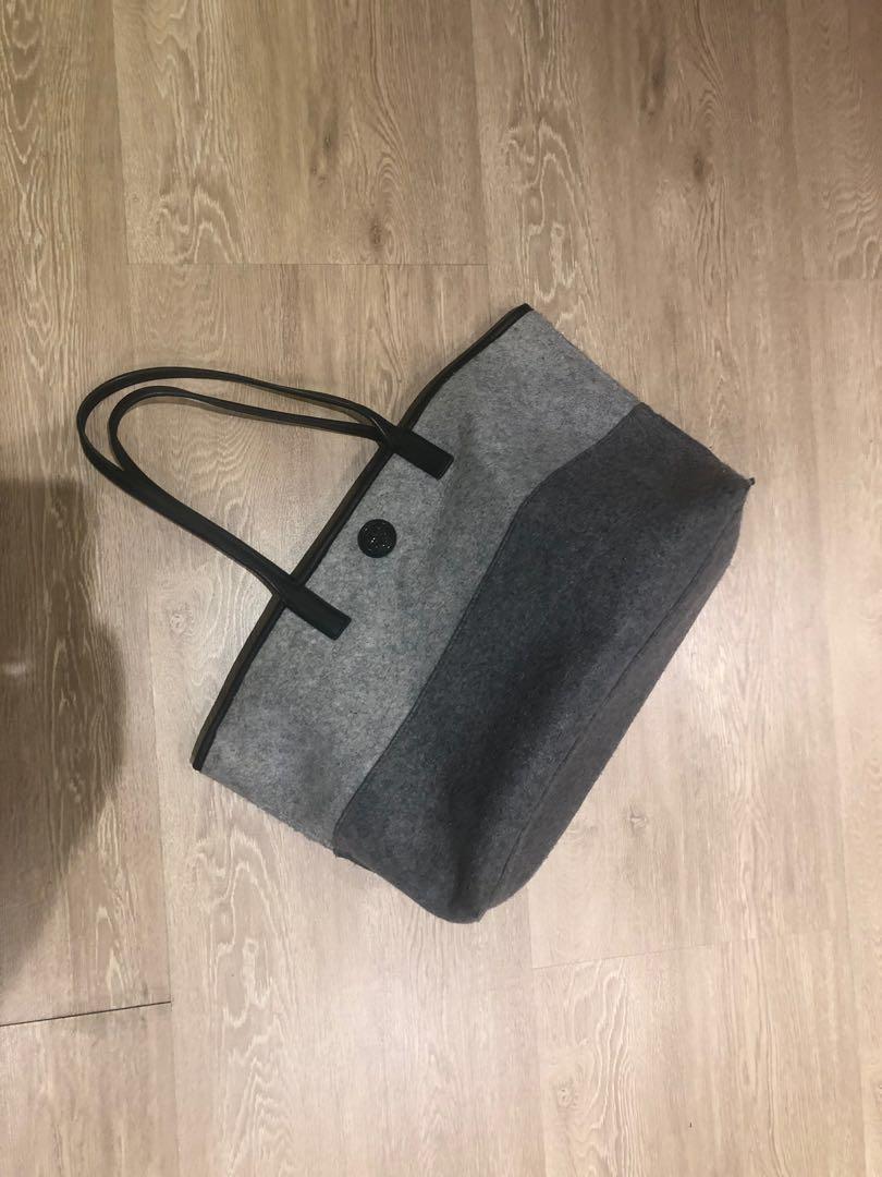 tory burch wool tote