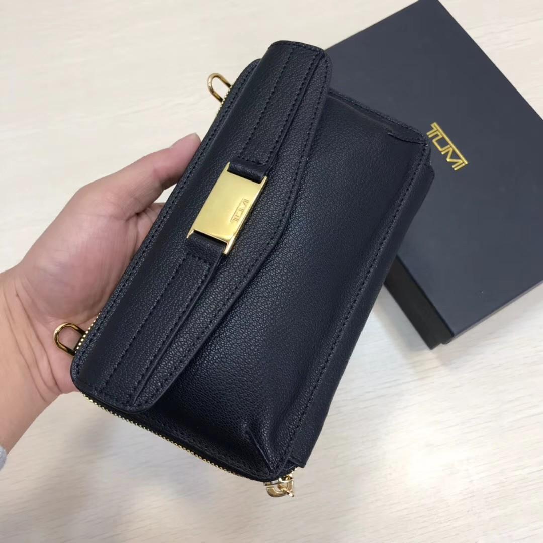 Tumi, Women's Fashion, Bags & Wallets, Purses & Pouches on Carousell