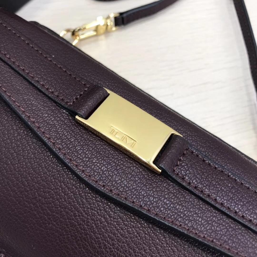 Tumi, Women's Fashion, Bags & Wallets, Purses & Pouches on Carousell