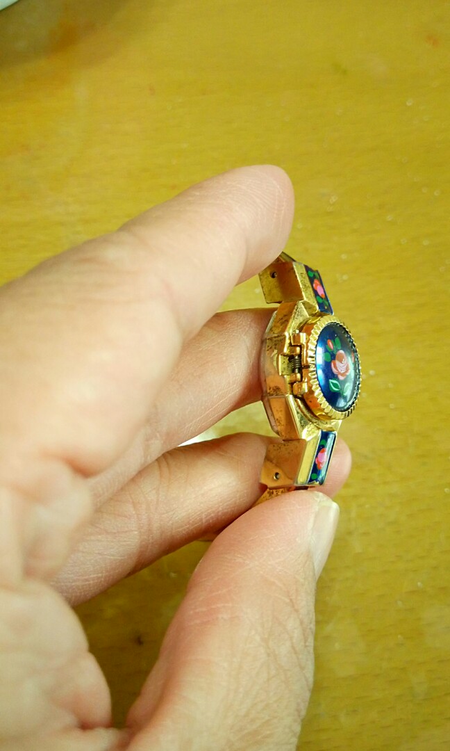 古董景泰蓝手表.有电的