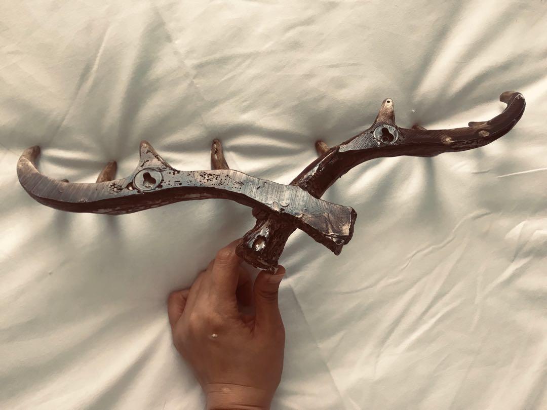 Antlers Wall Hook Home Decor (Category: Wall Decor) located in Paranaque City. Submitted by ophalynocampo_preloved (Listing ID 217002037, Image 3). Description: Material: Resin Size: 40cmx13.5.
