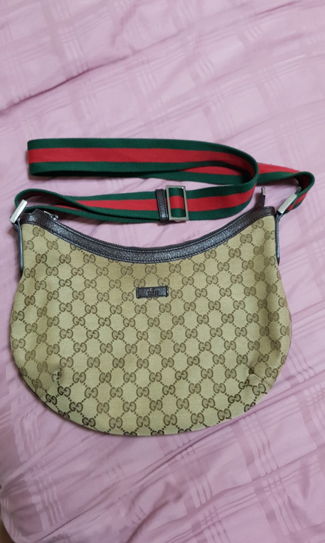 Authentic Gucci GG Supreme Sling Bag 
