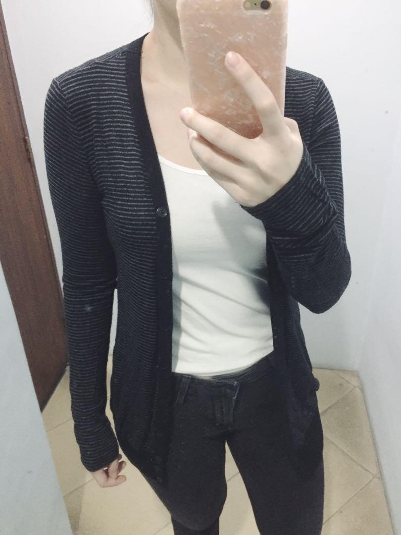 Forever 21 Black Stripes Cardigan (Category: Coats, Jackets and Outerwear) located in Quezon City. Submitted by simplybella (Listing ID 217078602, Image 1). Description: .
