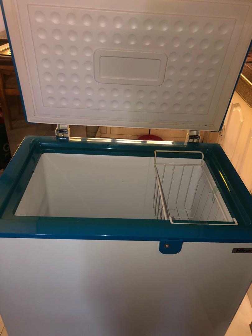 Hiron Chest Freezer 4cu ft, TV & Home Appliances, Kitchen Appliances