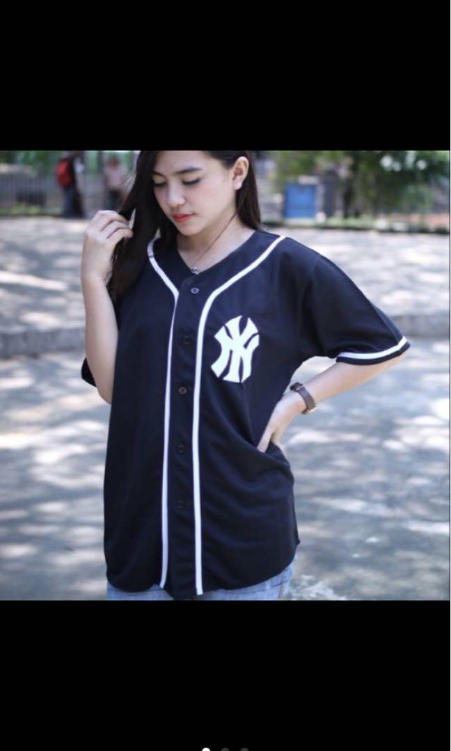 Baju baseball jersey baseball Dodgers, Fesyen Wanita, Pakaian Wanita,  Atasan di Carousell