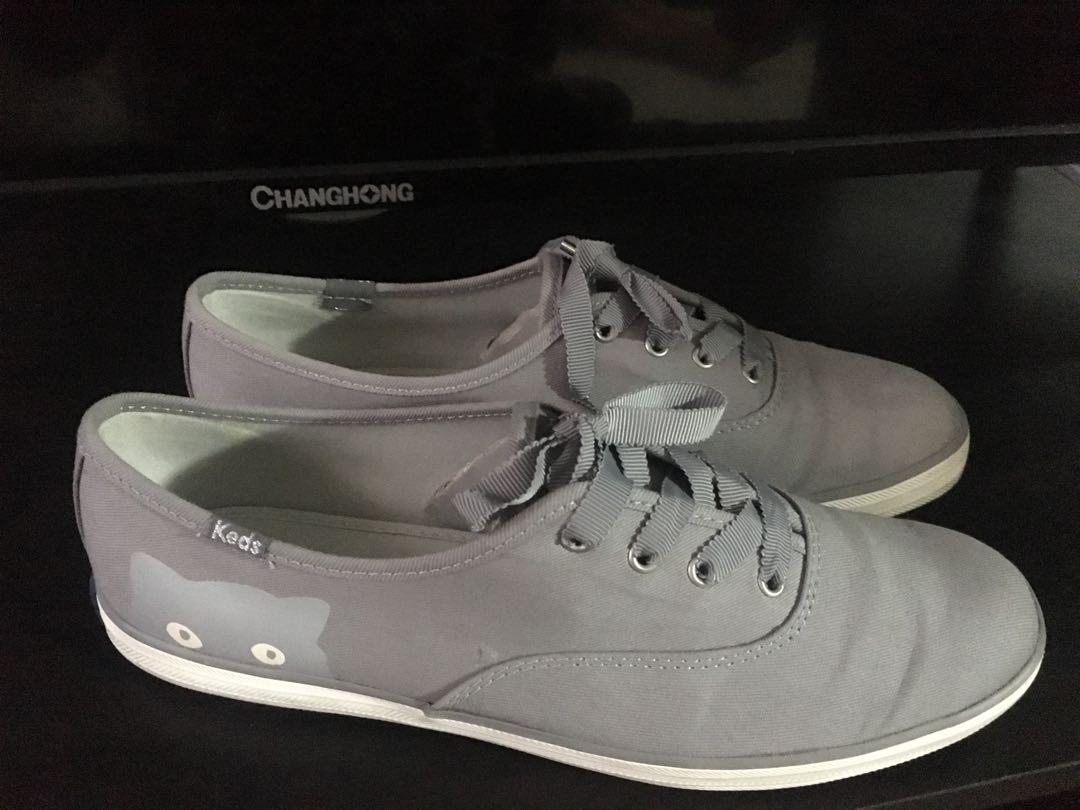 Keds Women Shoes (Category: Sneakers) located in Pasig City. Submitted by iamnikkac (Listing ID 217056580, Image 2). Description: Im selling my pre-loved Keds Women Shoes. Size: 8 Excellent condition, comes with box. Open for meet-ups: Edsa Starmall | Edsa Pavilion For serious buyers, please text me at 09467456005..
