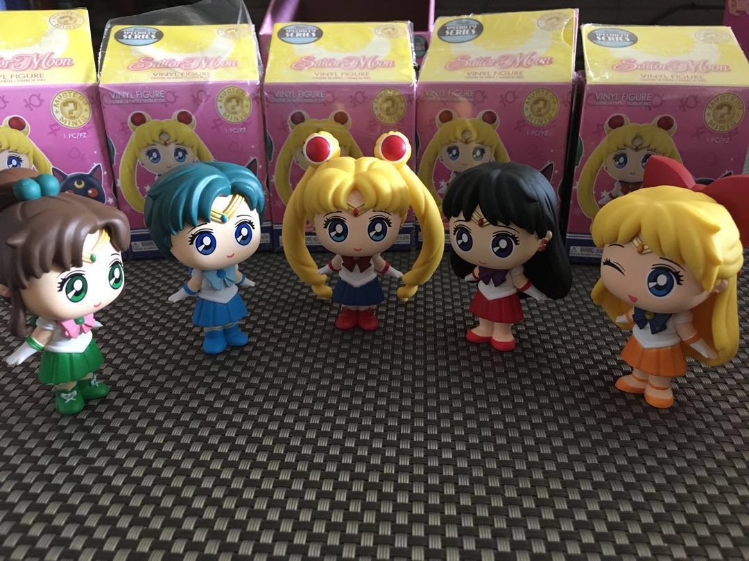 sailor moon vinyl figure mystery minis