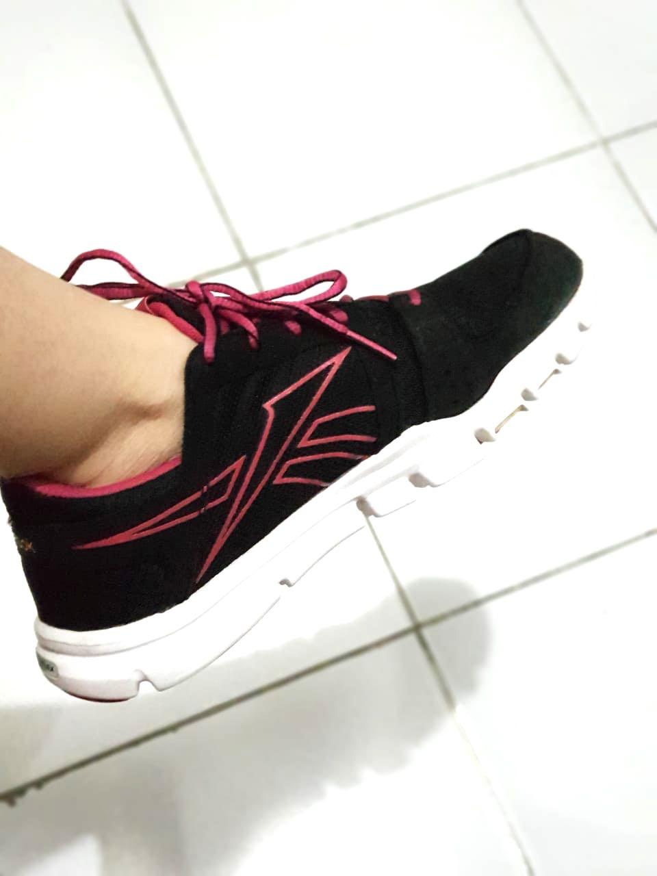 Sepatu Olah Raga Wanita Merk Reebok Fesyen Wanita Sepatu Di Carousell