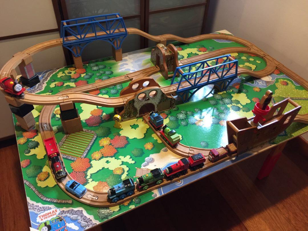 Thomas the train table accessories top