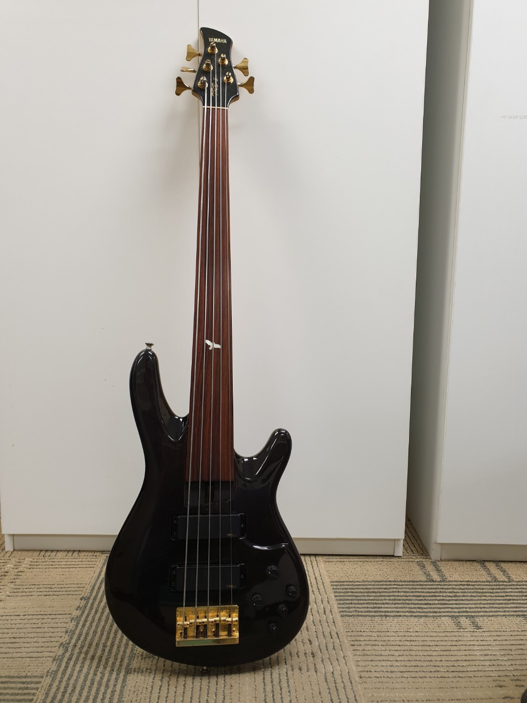 Yamaha fretless deals