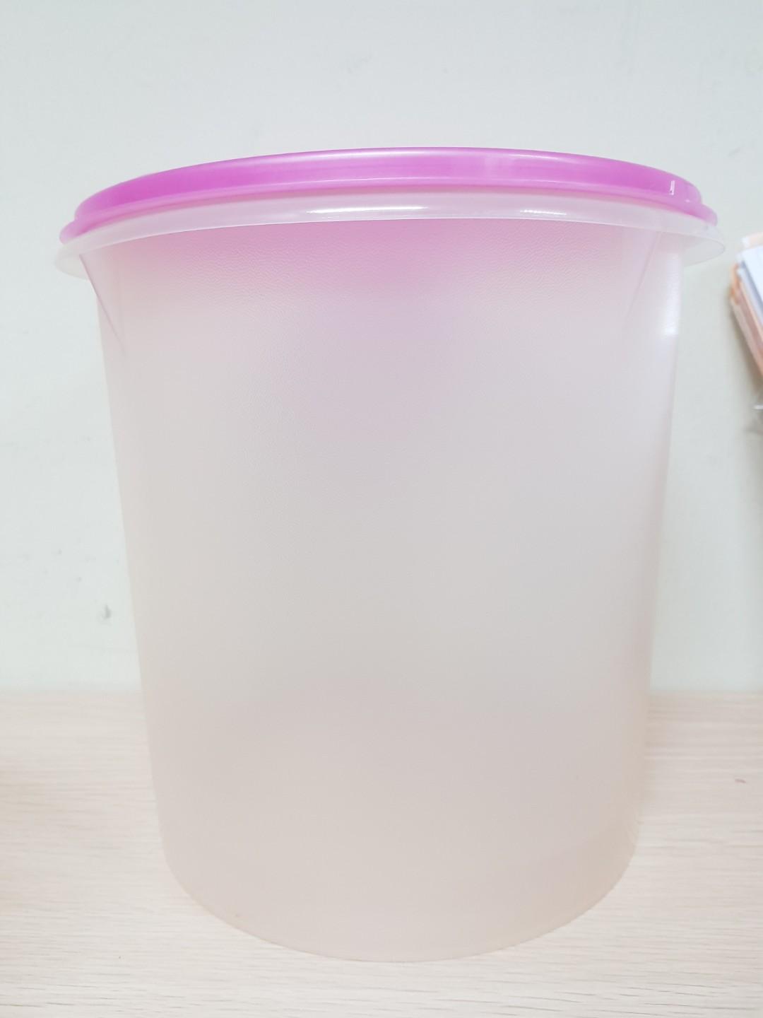 Assorted Tupperware (Category: Other Kitchenware & Tableware) located in Singapore. Submitted by nur82 (Listing ID 217130590, Image 1). Description: - Selling all my Tupperware brand collection. - Kept in the storeroom since last year. - Need to clear my space. - price is negotiable. - PM for more details/information. - Meet up / free delivery / self collection..