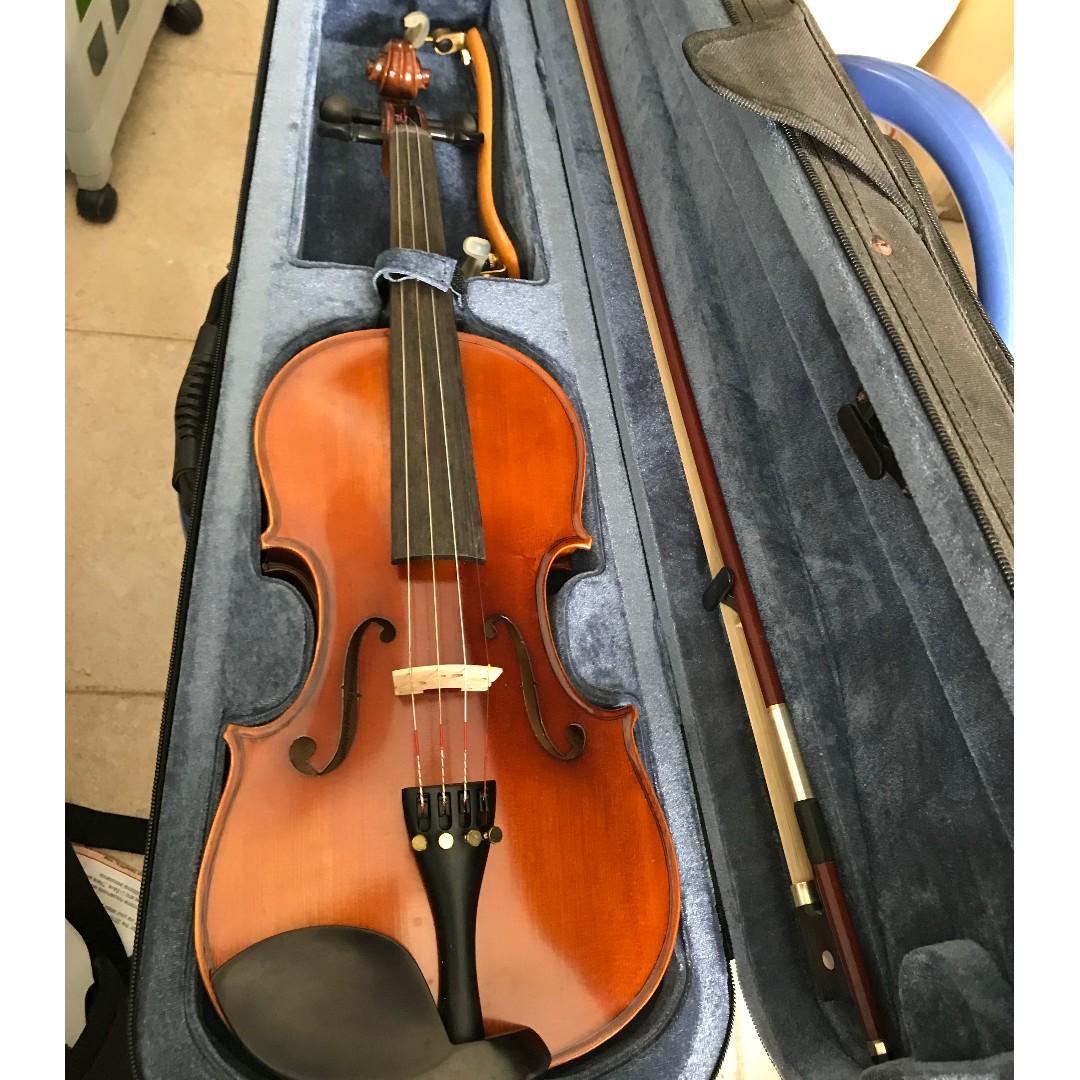 Johann Strings violin