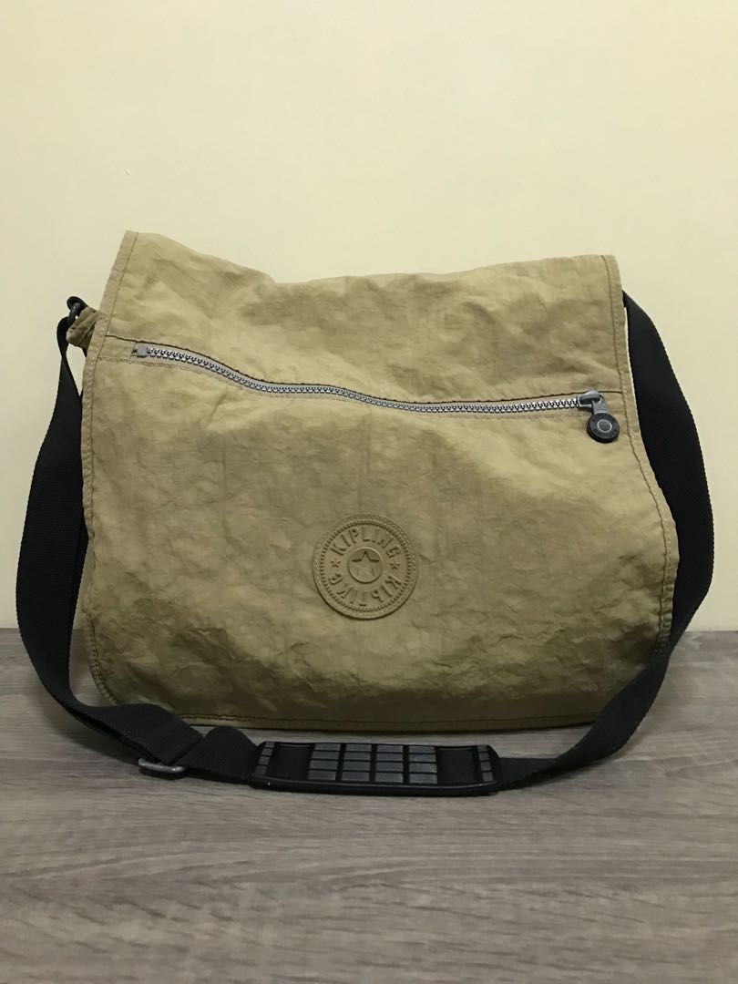 Kipling Messenger bag, Men's Fashion, Bags, Sling Bags on Carousell