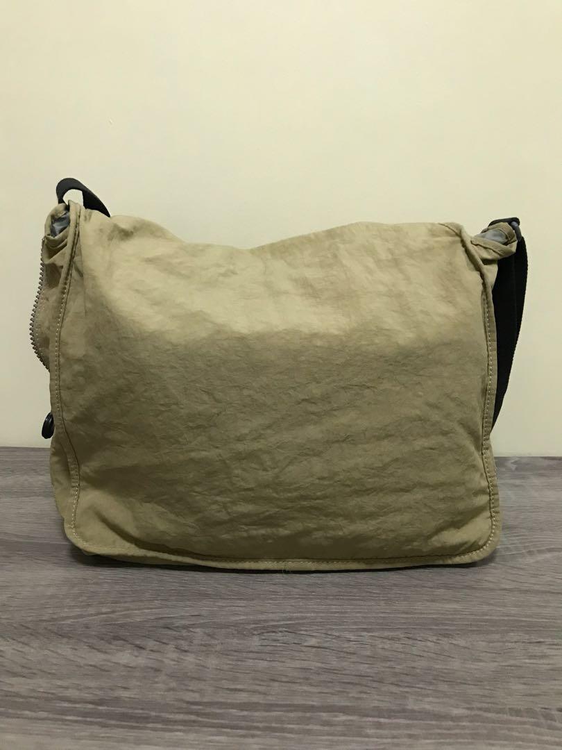 Kipling Messenger bag, Men's Fashion, Bags, Sling Bags on Carousell