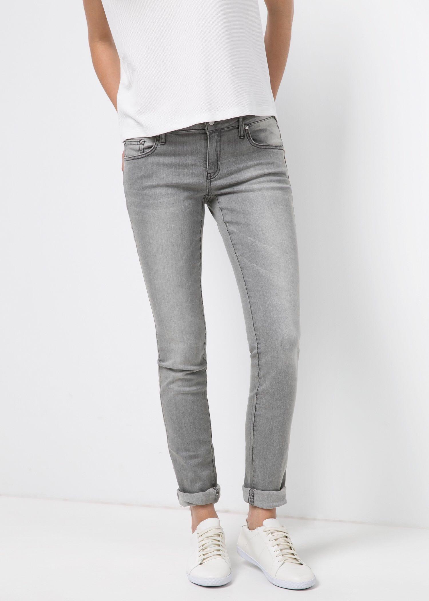 Серые джинсы женские