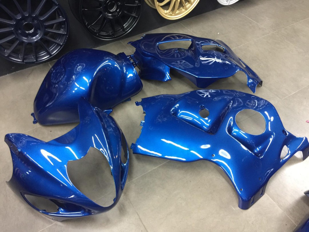 Cool Spray Paint Ideas That Will Save You A Ton Of Money Motorbike Spray Painters