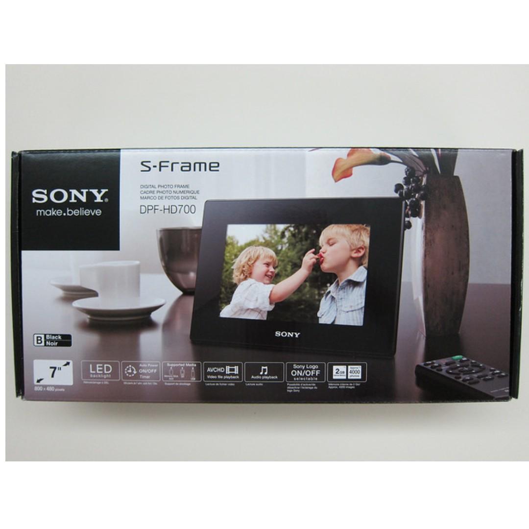 Digital Photo Frame (Sony SFrame DPFHD700), Furniture & Home Living
