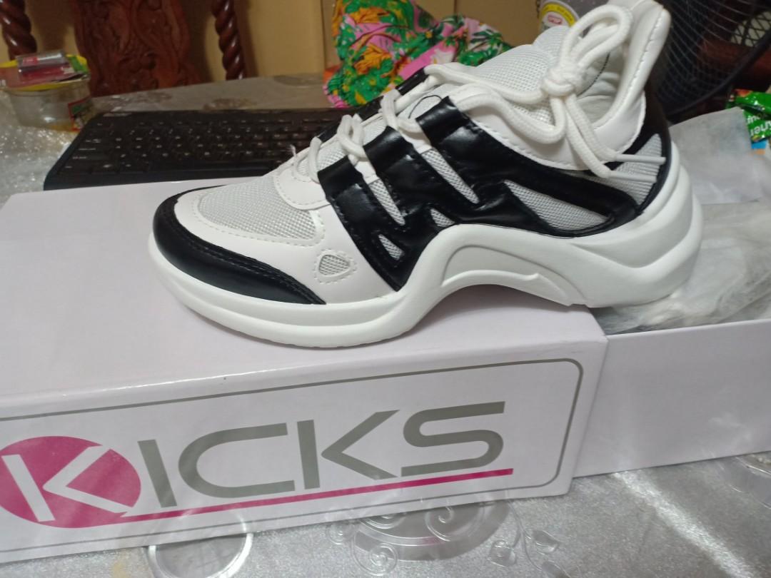 kicks shoes sm