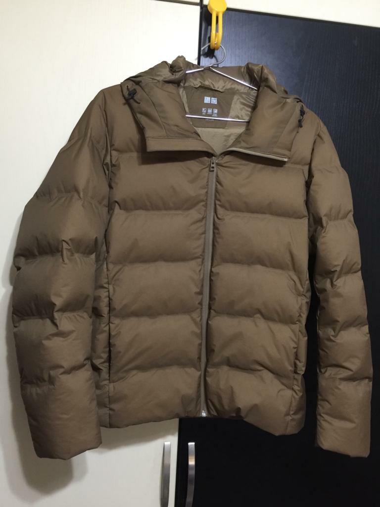 Winter Jacket (Category: Coats, Jackets and Outerwear) located in Singapore. Submitted by _shanidza (Listing ID 217210969, Image 4). Description: Men Ultra Seamless Parka. Shoulder 18.5” Pit to pit 23” Length 28” Lightweight, Windproof, Durable water repellency Just bought, use less than 5 times during my recent trip to Turkey. Only for serious buyer..