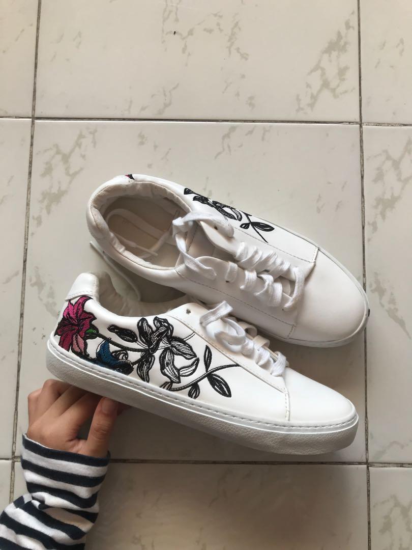 embroidered sneakers zara