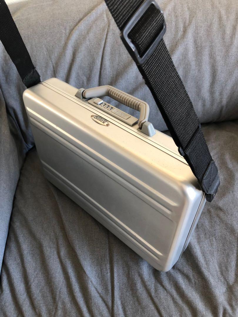 Zero Halliburton Hard Briefcase with Strap