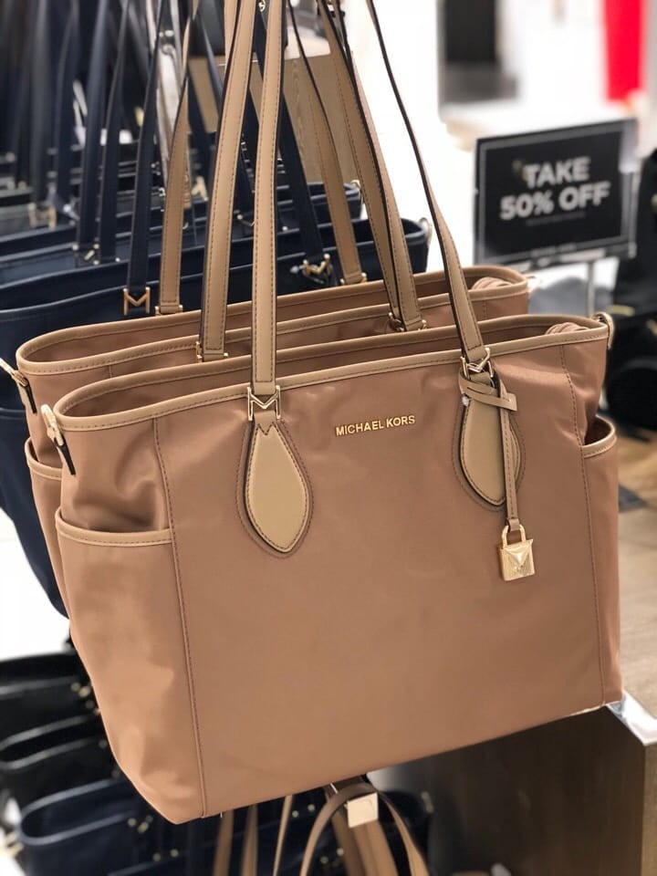 355 LIMITED STOCKS ONLY! Michael Kors Connie Large Diaper Bag ☆AUTHENTIC☆,  Women's Fashion, Bags & Wallets, Cross-body Bags on Carousell