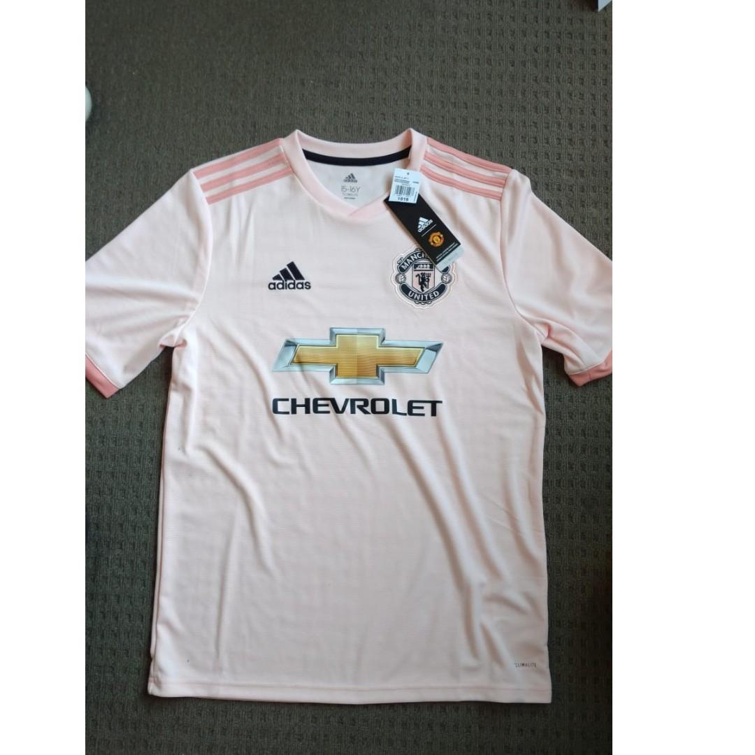 adidas manchester united pink