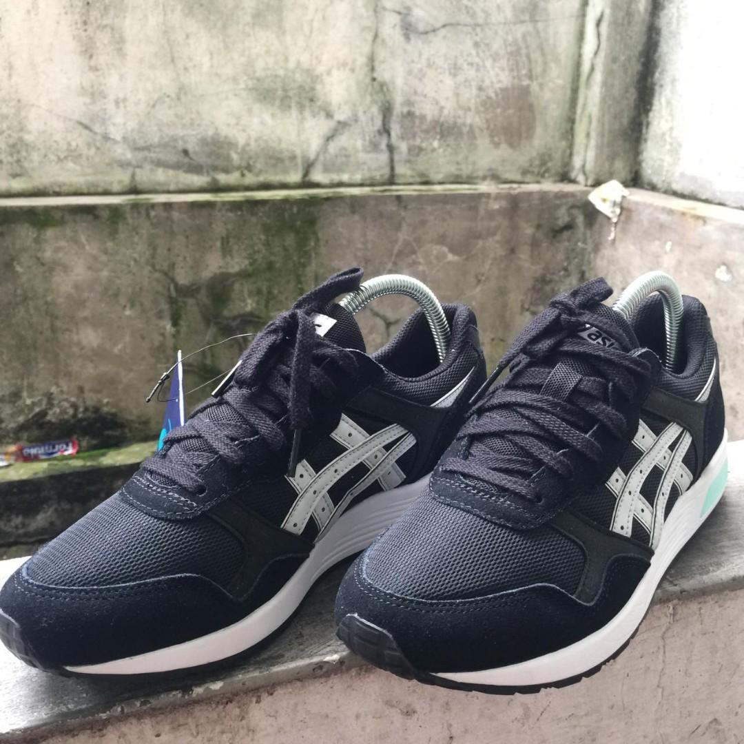asics lyte trainers