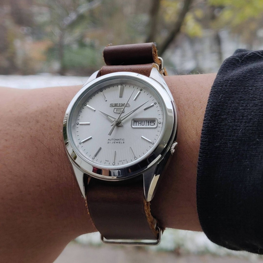 seiko 5 silver dial