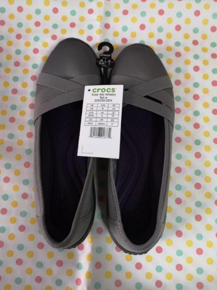 BNWT Grey Crocs - Walking Shoes (Size 8 