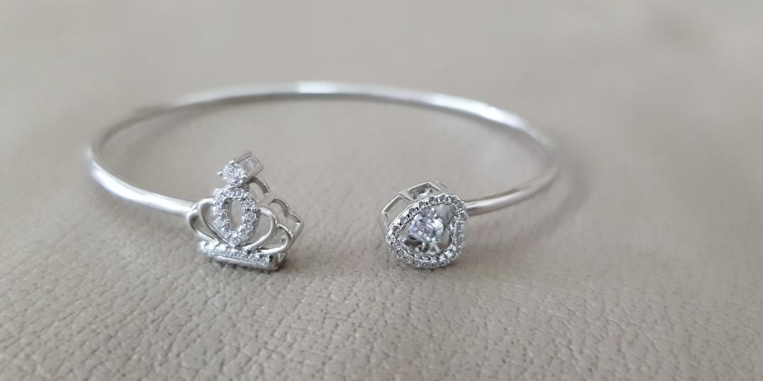 Brand New Dancing Diamond Bracelet Luxury Accessories Others On Carousell