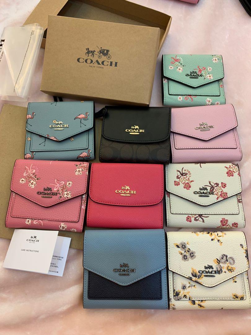 Coach shop wallet design