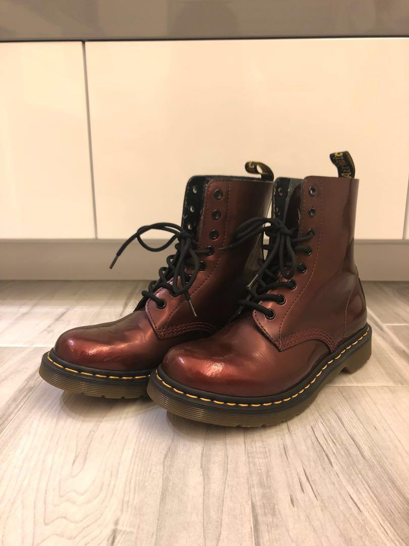 faora doc martens