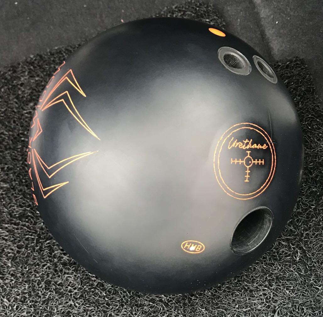 Hammer Black Widow Urethane Bowling Ball, Sports Equipment, Sports