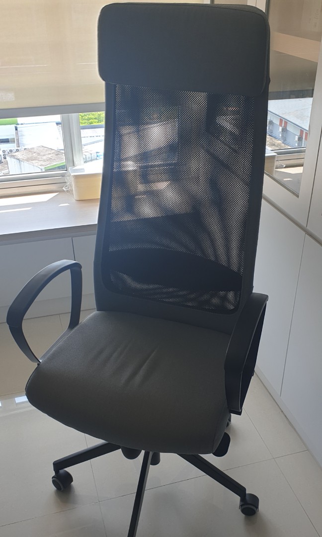 Markus Swivel Chair