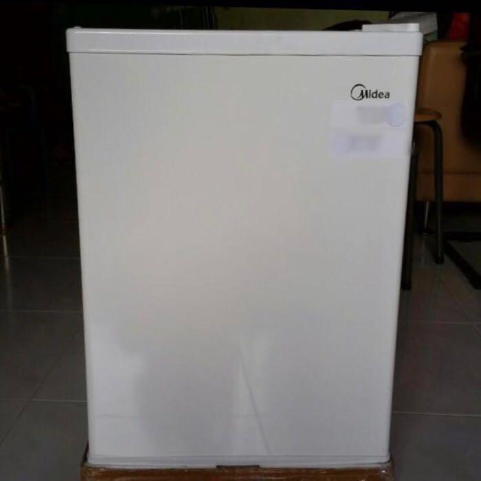 Midea HS87L Bar Fridge, TV & Home Appliances, Kitchen Appliances, Refrigerators & Freezers on