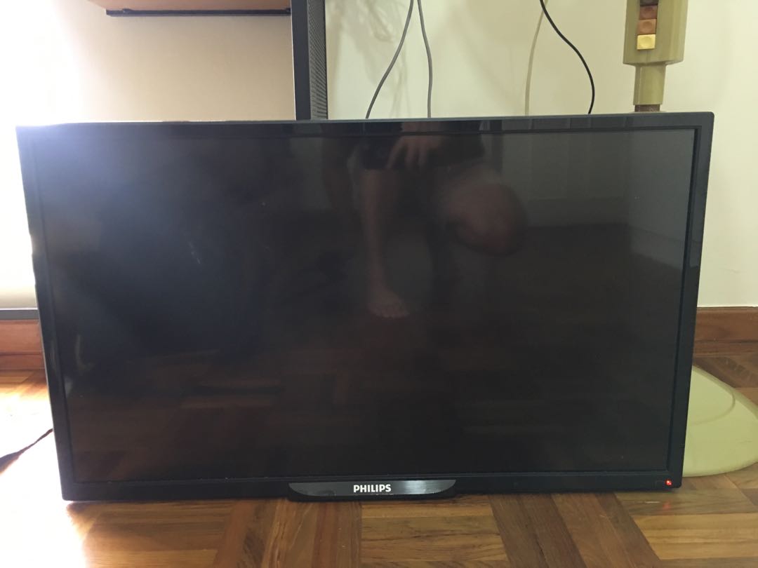 Philips 30 inch TV, TV & Home Appliances, TV & Entertainment, TV on Carousell