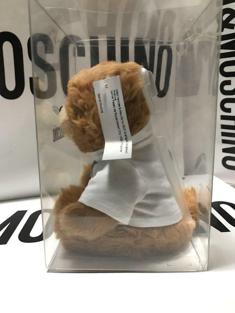 Hennes moschino shop