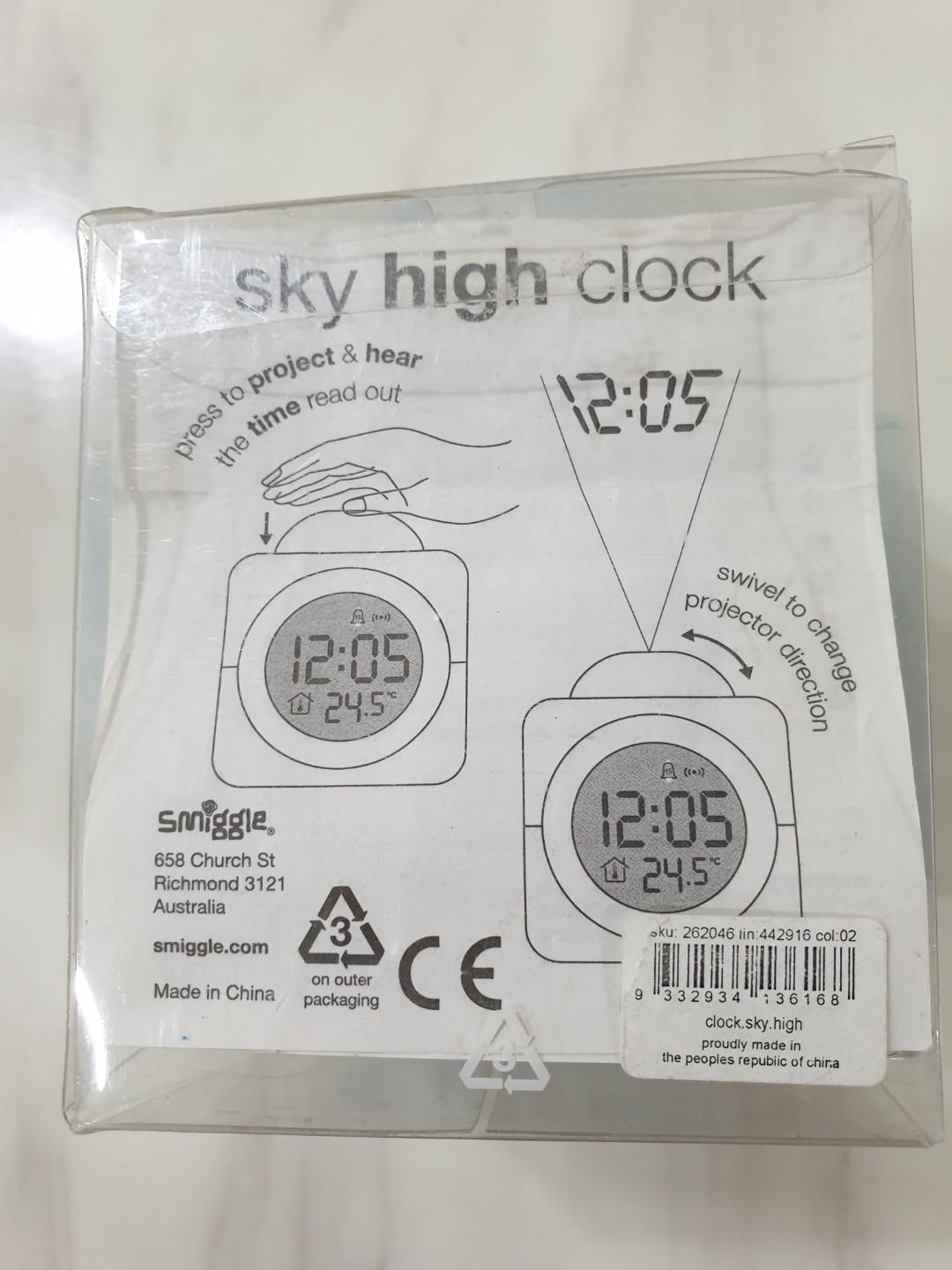 Smiggle Sky High Clock press to project time, Hobbies & Toys
