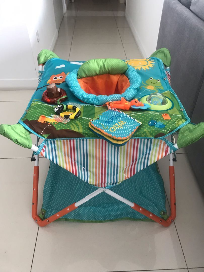 Summer infant pop and Jump portable jumper Baby Bouncer Babies