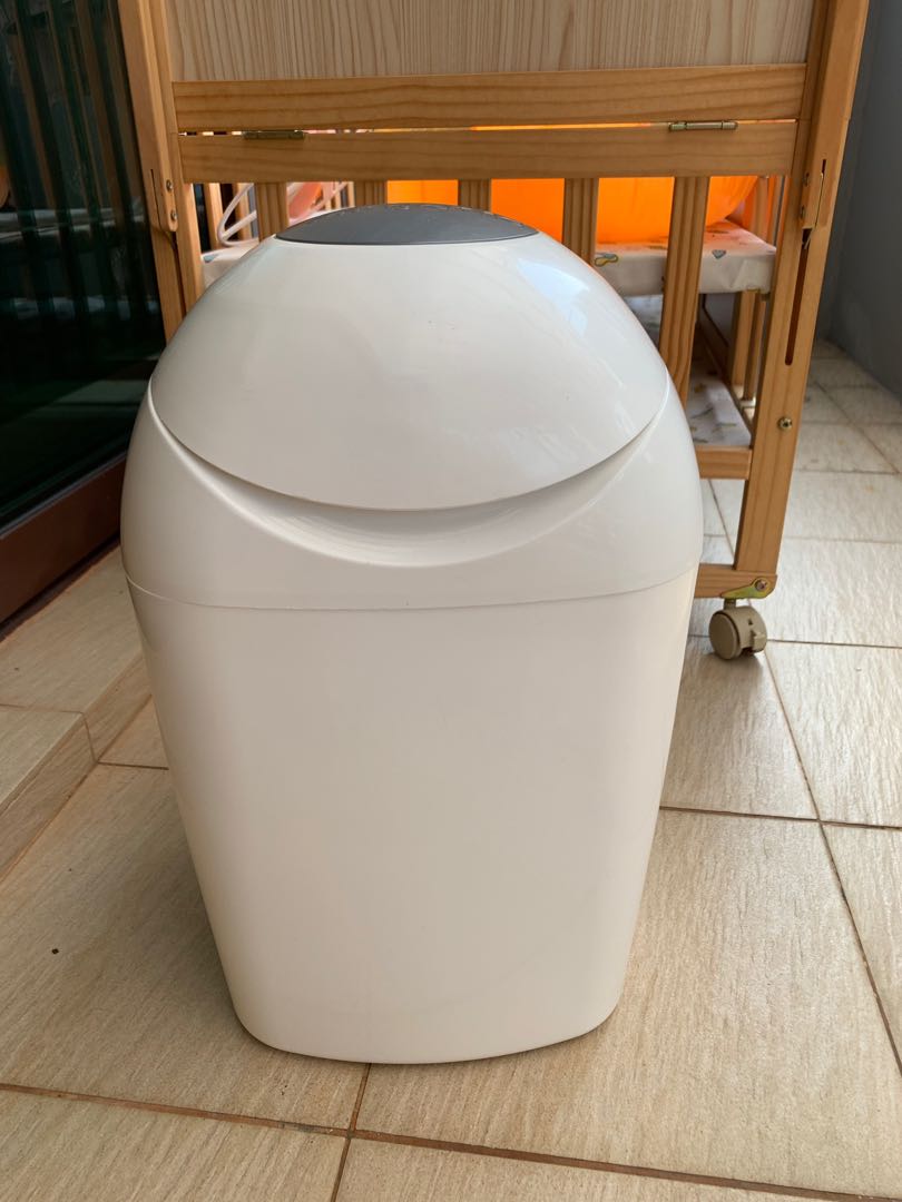 Tommee tippee sangenic diaper bin, Babies & Kids, Nursing & Feeding