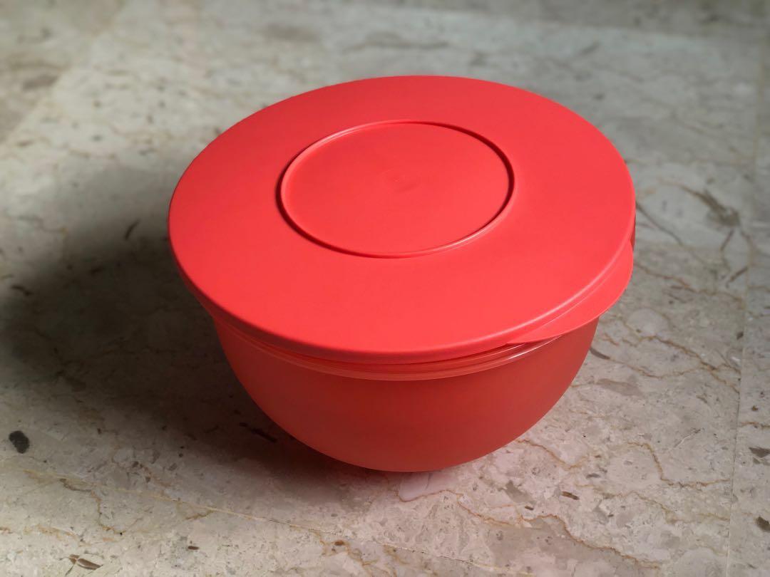 Tupperware (Category: Water Purifers & Dispensers) located in Singapore. Submitted by garden1 (Listing ID 217321140, Image 3). Description: New Tupperware. About 2.5 litres with a inner piece . .