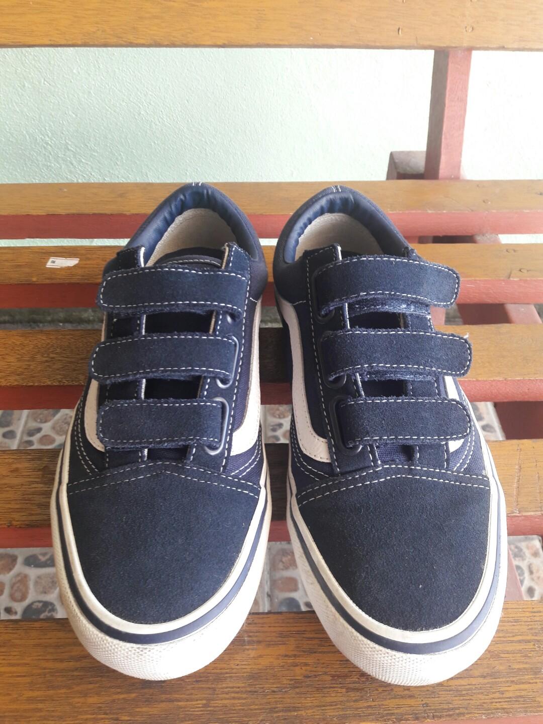 Old skool top v strap